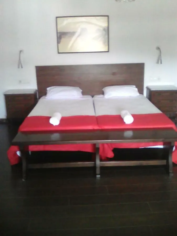 Hotel Restaurante La Mecedora San Luis de Sabinillas 3*,
